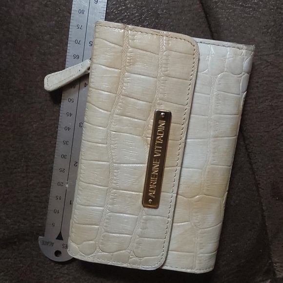 Adrienne Vittadini Folding Wallet - Picture 3 of 9